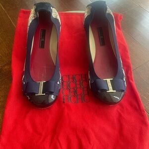 Carolina Herrera flats with logo on the side panels